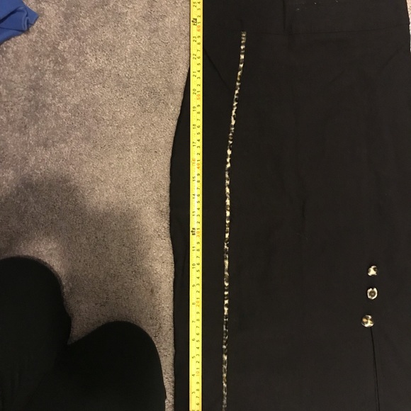 Black pencil skirt with Leopard print pin stripe and buttons. - Picture 11 of 14